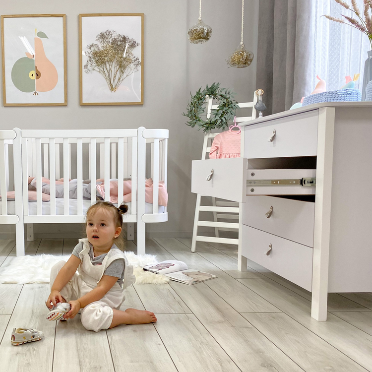 Veres Zubehör: Praktische und stilvolle Ergänzungen für das Kinderzimmer, die Funktionalität und Komfort verbessern, von Aufbewahrungslösungen bis hin zu dekorativen Accessoires.