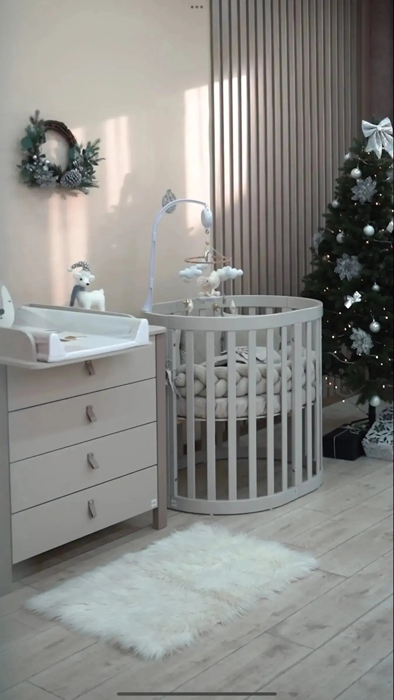 Veres Ovale Babybett Rom (90x70 cm), erweiterbar auf Bett (140x70cm) + Transformer-Matratze Veres Company