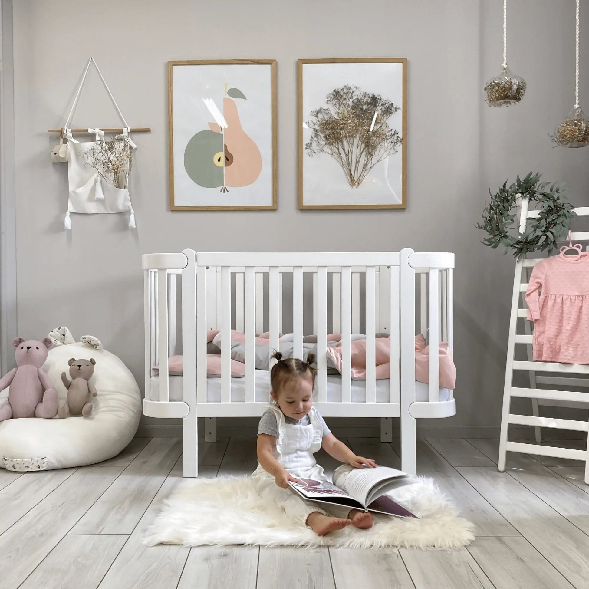 Veres Monaco Babybett 120x60 – luxuriöses und sicheres Gitterbett für stilvolle Babyzimmer